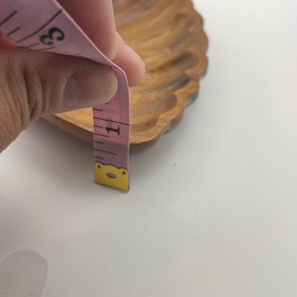 Small Wooden Clam Shell Shaped Dish or Trinket Tray (D) - Picture 6 of 6